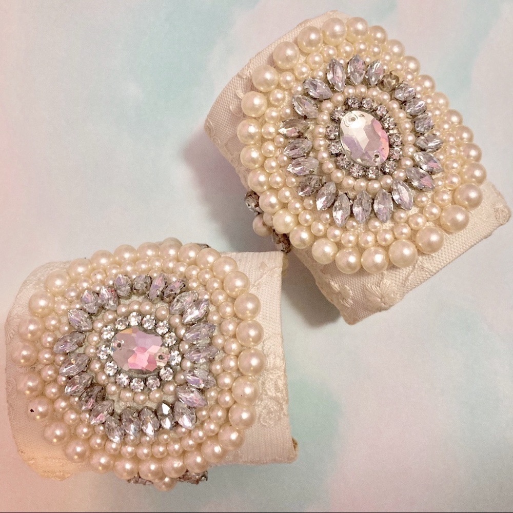 Zara Pearls Cuffs Lace Ivory Lot Bridgeton Victorian Era Bracelet Rhinestones
